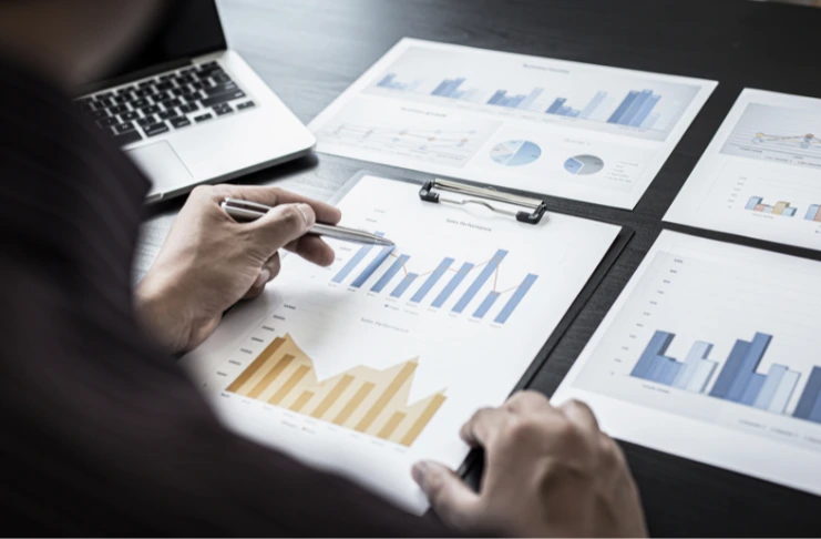 Dashboard de Ardilla mostrando predicciones de demanda para locales gastronómicos